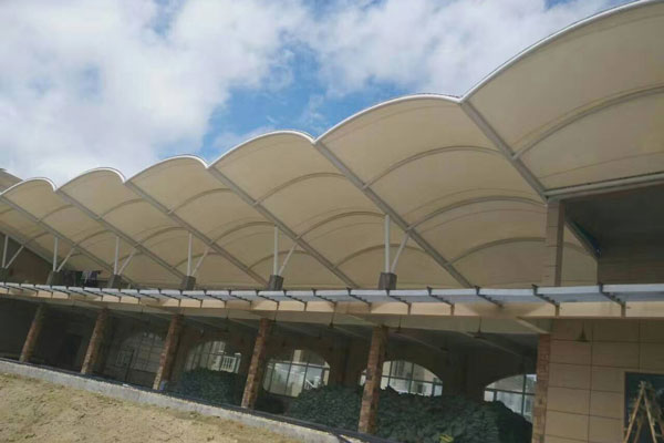 自貢膜布批發(fā)廠家的責(zé)任：品質(zhì)與服務(wù)的雙重承諾